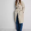 Unverzichtbarer Trenchcoat mit Gürtel Unverzichtbarer Trenchcoat mit Gürtel