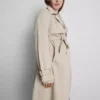 Unverzichtbarer Trenchcoat mit Gürtel Unverzichtbarer Trenchcoat mit Gürtel