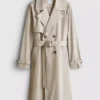 Unverzichtbarer Trenchcoat mit Gürtel Unverzichtbarer Trenchcoat mit Gürtel