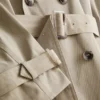 Unverzichtbarer Trenchcoat mit Gürtel Unverzichtbarer Trenchcoat mit Gürtel