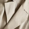 Unverzichtbarer Trenchcoat mit Gürtel Unverzichtbarer Trenchcoat mit Gürtel