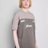 Urban Studio zweifarbiges T-Shirt Urban Studio zweifarbiges T-Shirt