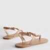 Verzierte Zehensandalen