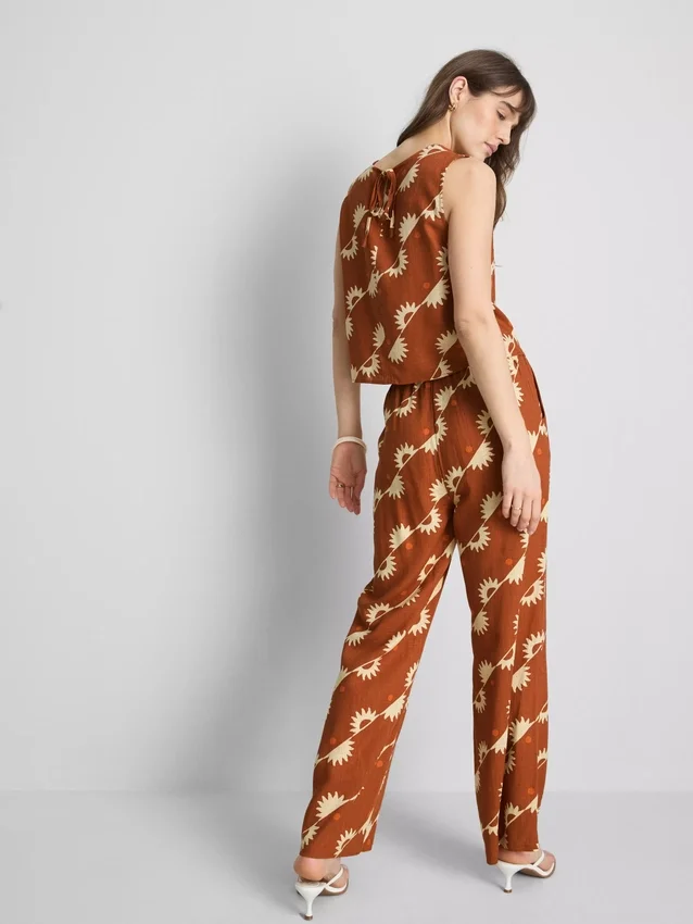 Weit geschnittene Hose mit Aufdruck Weit geschnittene Hose mit Aufdruck
