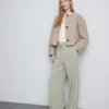 Weit geschnittene Hose mit Seitenstreifen Weit geschnittene Hose mit Seitenstreifen