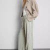 Weit geschnittene Hose mit Seitenstreifen Weit geschnittene Hose mit Seitenstreifen
