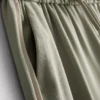 Weit geschnittene Hose mit Seitenstreifen Weit geschnittene Hose mit Seitenstreifen