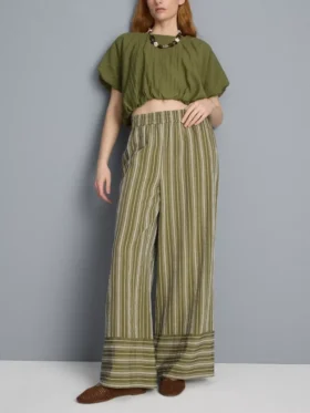 Weite Hose mit strukturierten Streifen