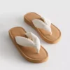 Zehensandalen mit Knotendetail