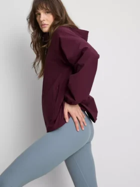 Zusammenrollbare Regenjacke mit Reißverschluss