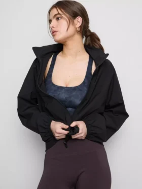 Zusammenrollbare Regenjacke mit Reißverschluss