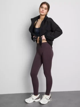 Zusammenrollbare Regenjacke mit Reißverschluss