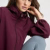 Zusammenrollbare Regenjacke mit Reißverschluss